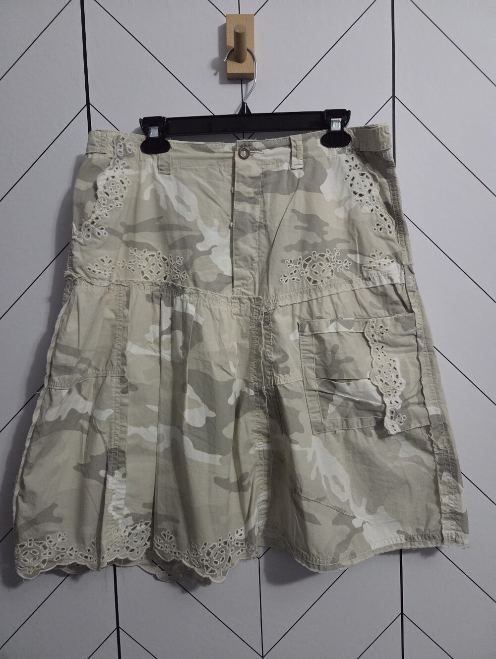 NWOT HTF Da-Nang Vintage Y2K Camo Lace Embroidered Midi Cargo Skirt, Size Large